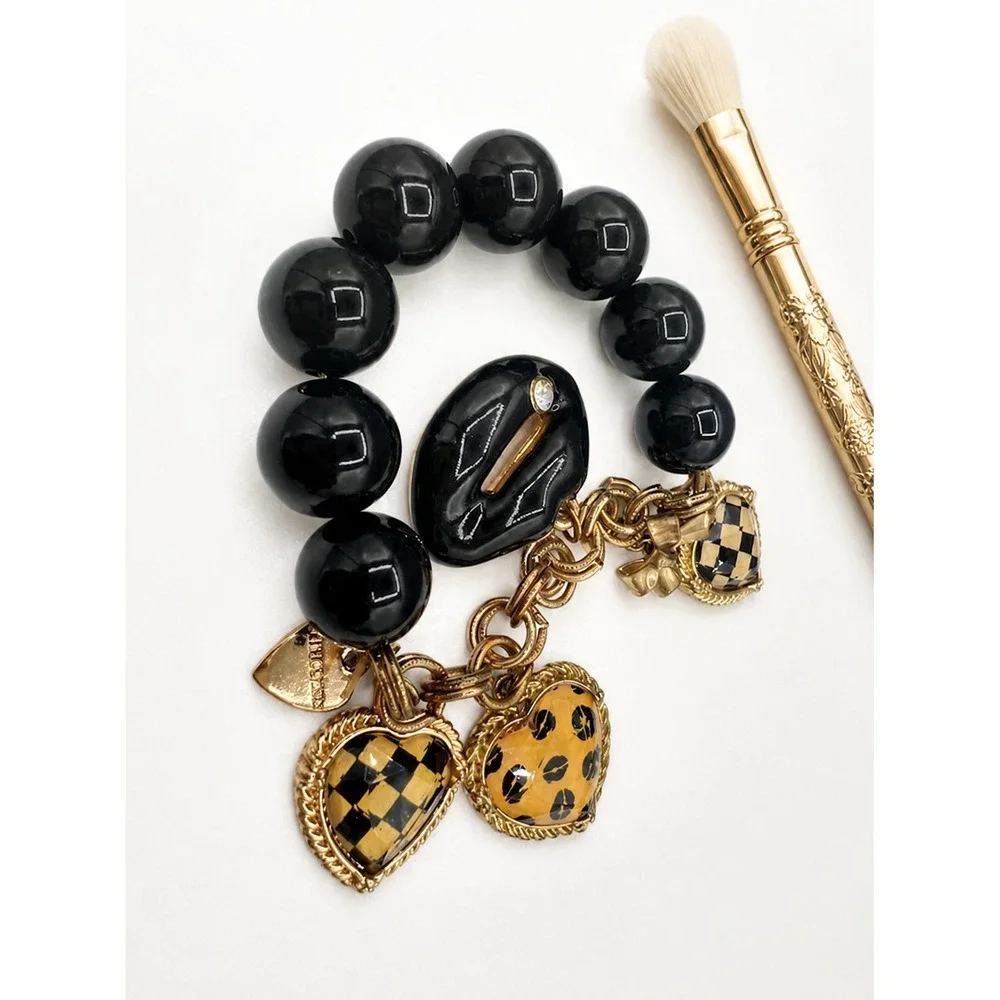 Rare Vintage Betsey Johnson Black Bead Leopard Heart Lip Charm Bracelet Y2K - Picture 5 of 6